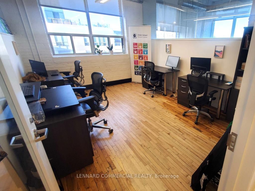 Office for lease at 423-192 Spadina Avenue, Toronto, Kensington-Chinatown, M5T 2G7 - MLS: C11989690