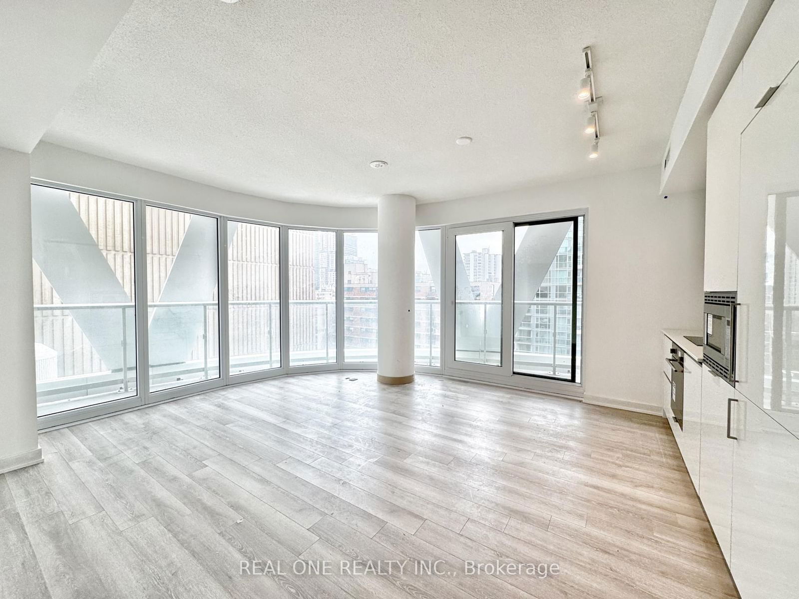 Condo for lease at 730-230 simcoe Street, Toronto, Kensington-Chinatown, M5T 0G7 - MLS: C11989840