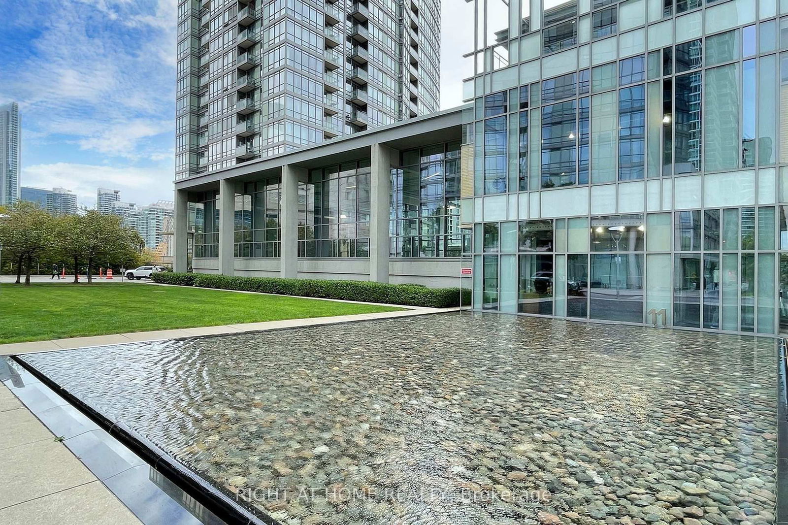 Condo for sale at 3611-5 Mariner Terrace, Toronto, Waterfront Communities C1, M5V 3V6 - MLS: C11989932