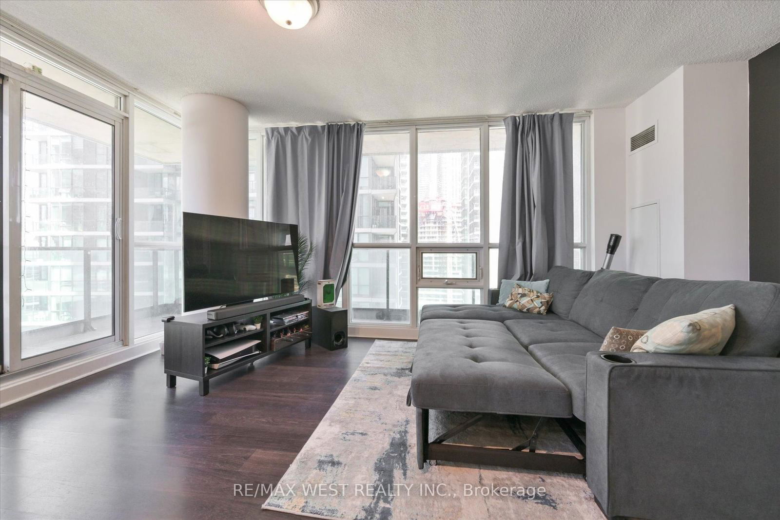 Condo for sale at 1504-33 Bay Street, Toronto, Waterfront Communities C1, M5J 2Z3 - MLS: C11990337