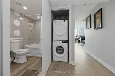 Unit 906 — 397 Front St, Toronto - Waterfront Communities C1 image-0-4