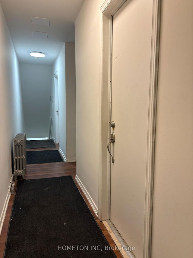 upper Front - 319A Oakwood Avenue