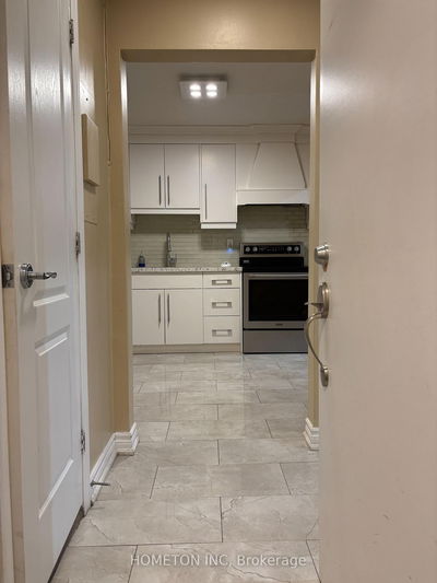 Unit upper Front — 319A Oakwood Ave, Toronto - Oakwood Village image-0-4