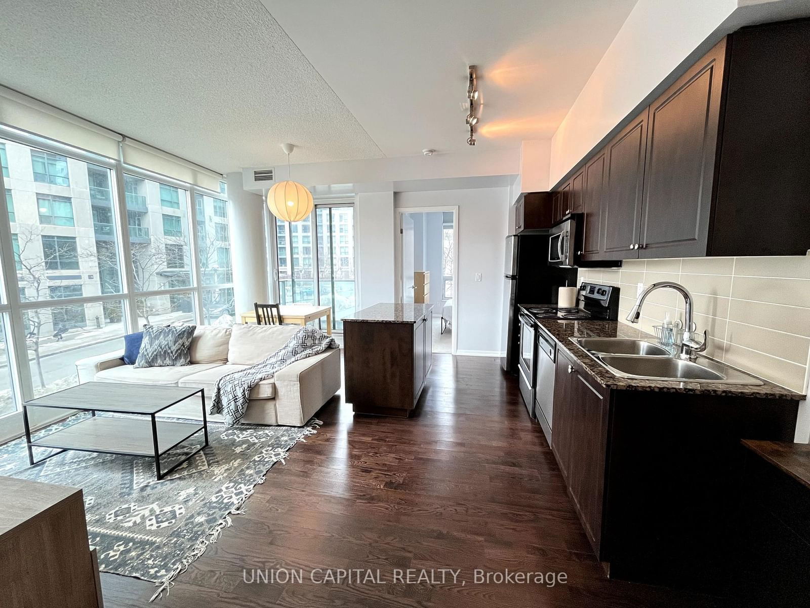 Condo for lease at 210-215 Fort York Boulevard, Toronto, Niagara, M5V 4A2 - MLS: C11991273