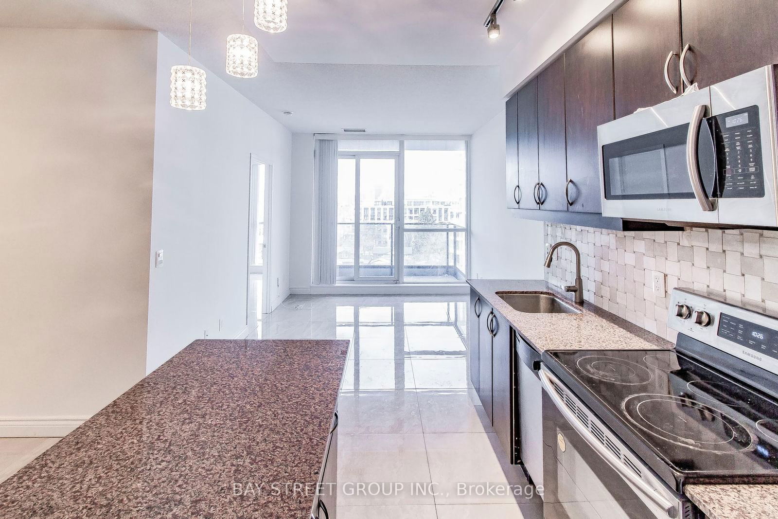 Condo for lease at 813-2885 Bayview Avenue, Toronto, Bayview Village, M2K 0A3 - MLS: C11991279