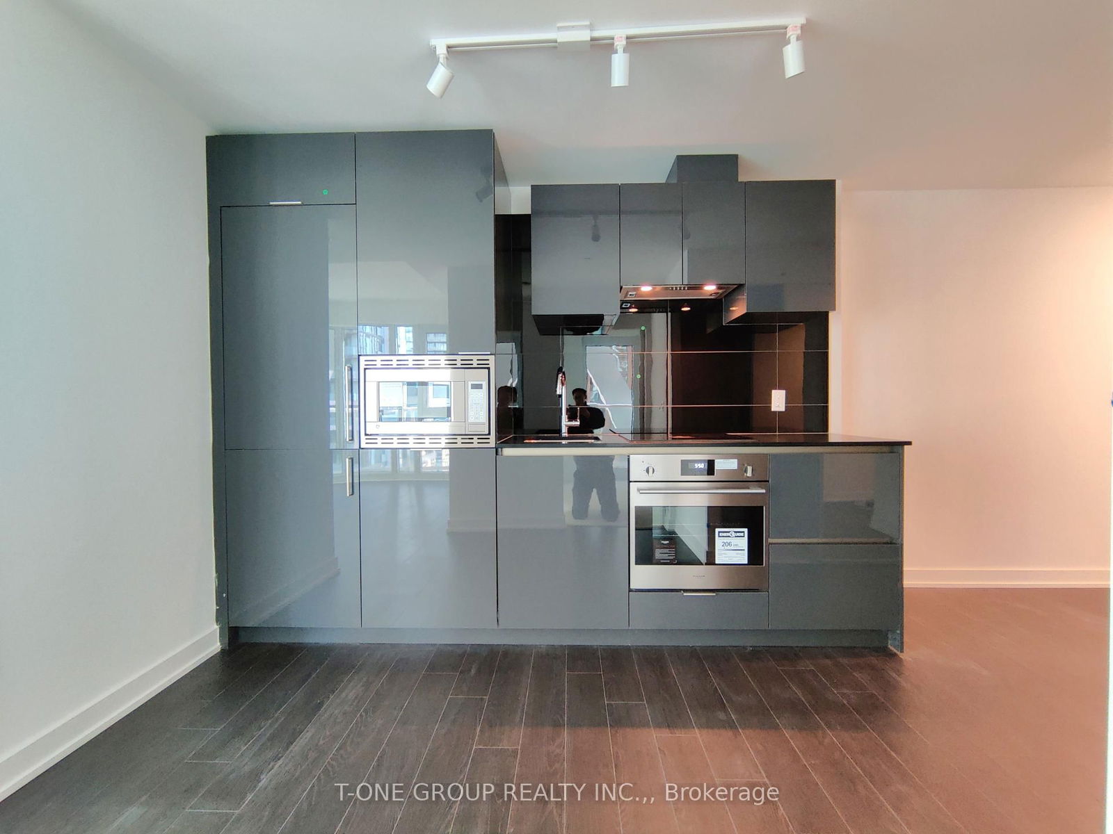 Condo for lease at 2212-230 Simcoe Street, Toronto, Kensington-Chinatown, M7A 1X8 - MLS: C11991385