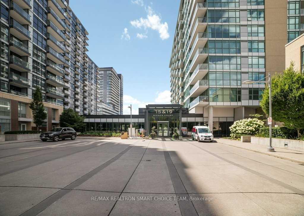 Condo for lease at 215-19 Singer Court, Toronto, Bayview Village, M2K 0B2 - MLS: C11991755