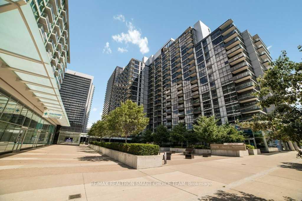 Condo for lease at 215-19 Singer Court, Toronto, Bayview Village, M2K 0B2 - MLS: C11991755