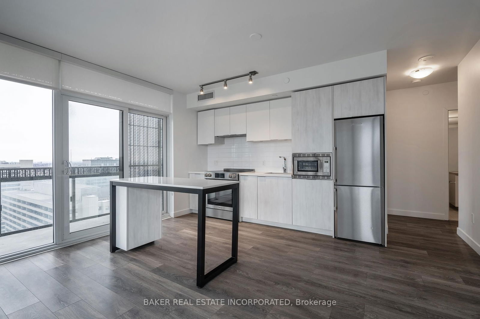 Condo for lease at 2202-15 Roehampton Avenue, Toronto, Mount Pleasant West, M4P 0C2 - MLS: C11991764