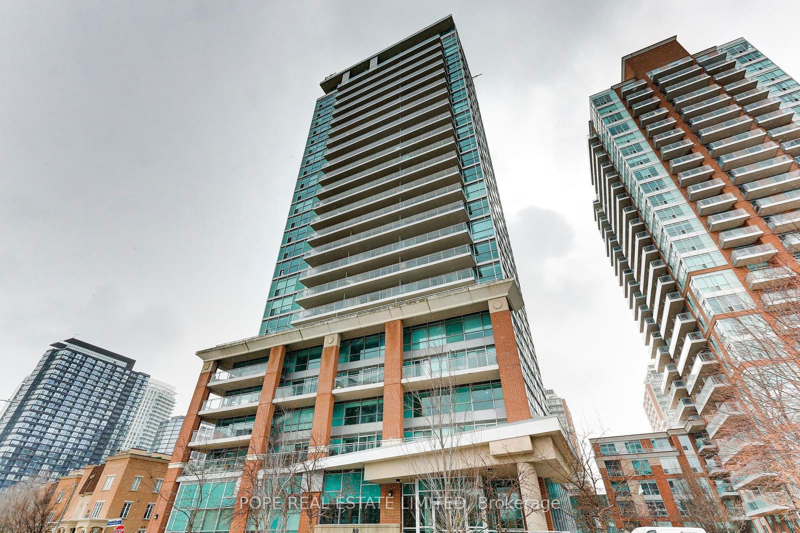 Condo for lease at 811-80 Western Battery Road, Toronto, Waterfront Communities C1, M6K 3S1 - MLS: C11992134