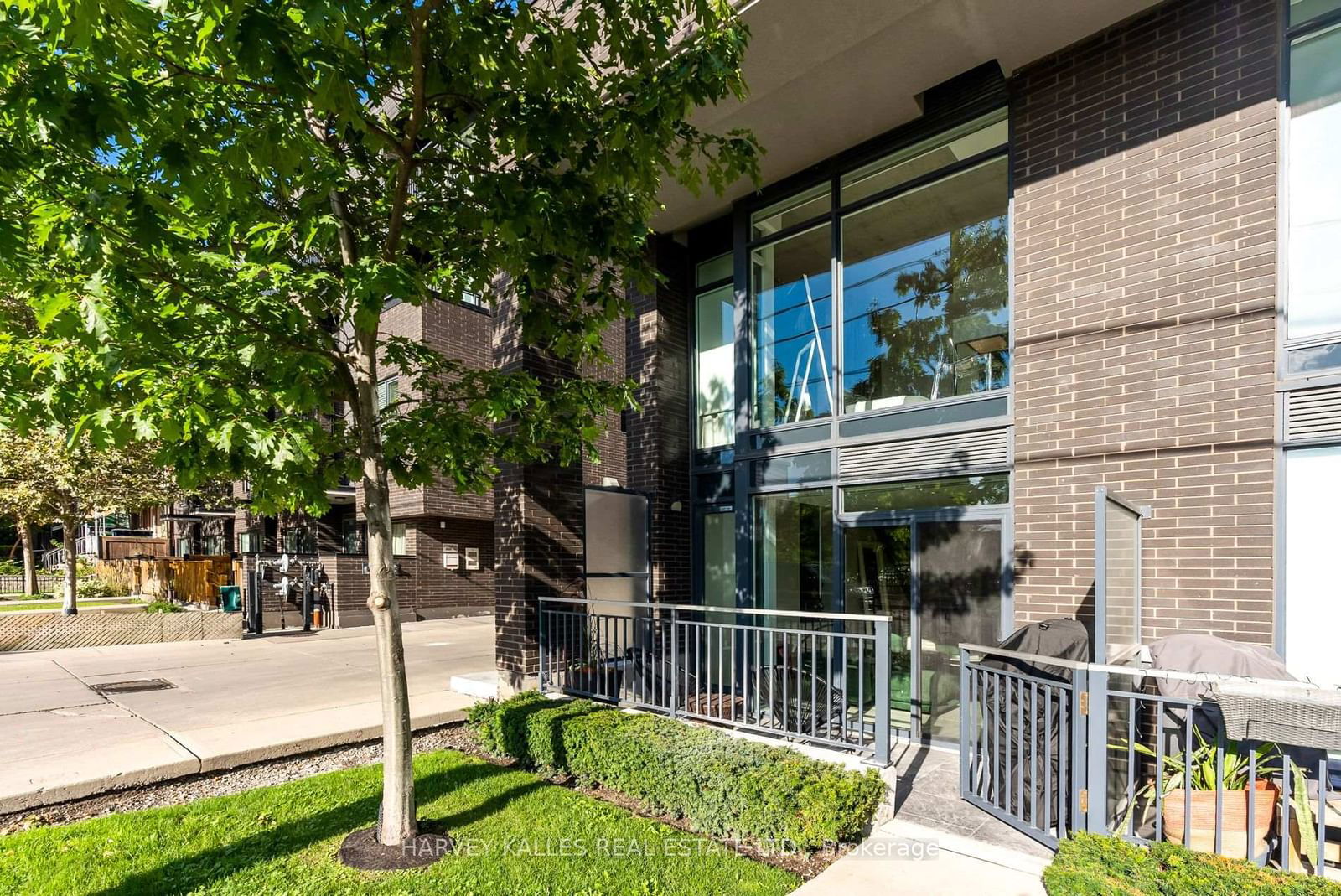 Condo for sale at 104-205 Manning Avenue, Toronto, Trinity-Bellwoods, M6J 0E2 - MLS: C11992213