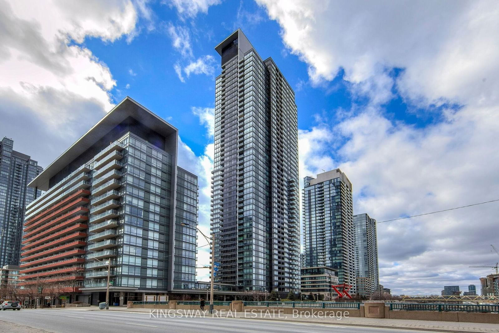 Condo for sale at 303-25 Telegram Mews, Toronto, Waterfront Communities C1, M5V 3Z1 - MLS: C11992633