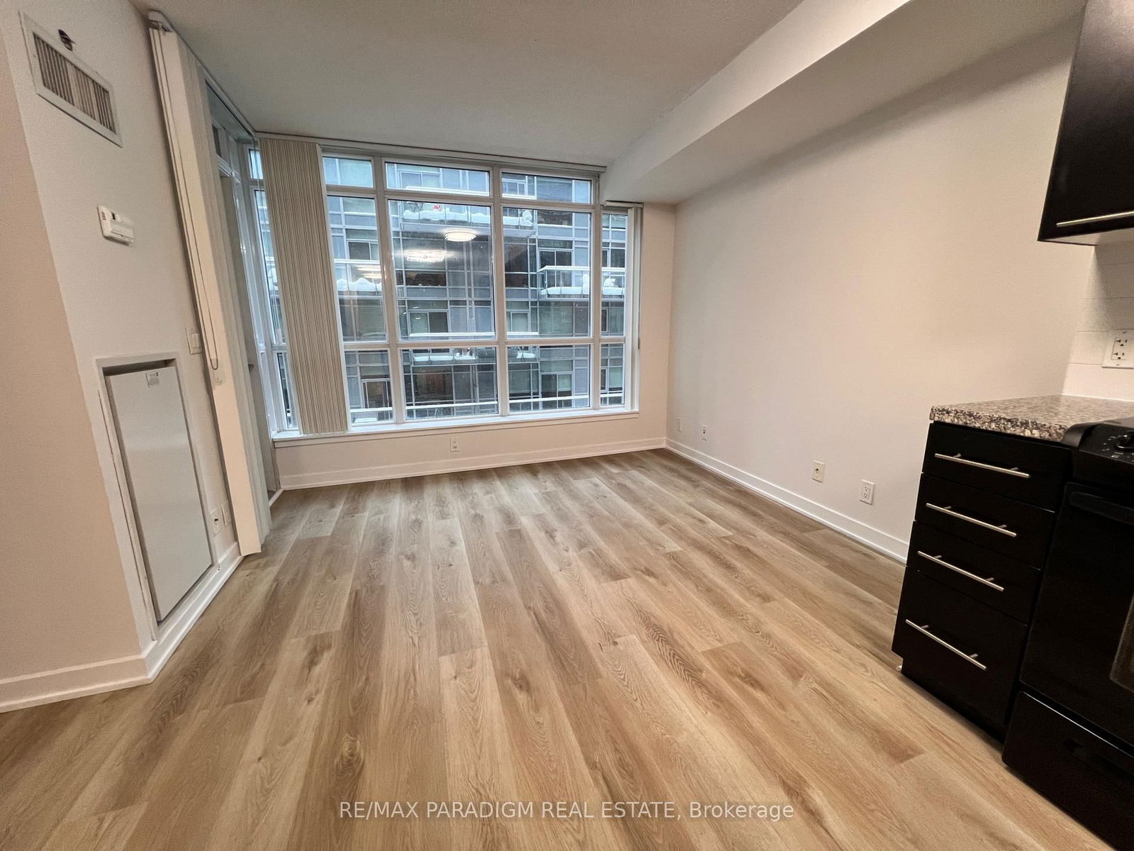 Condo for lease at 416-21 Nelson Street, Toronto, University, M5V 1T8 - MLS: C11992801