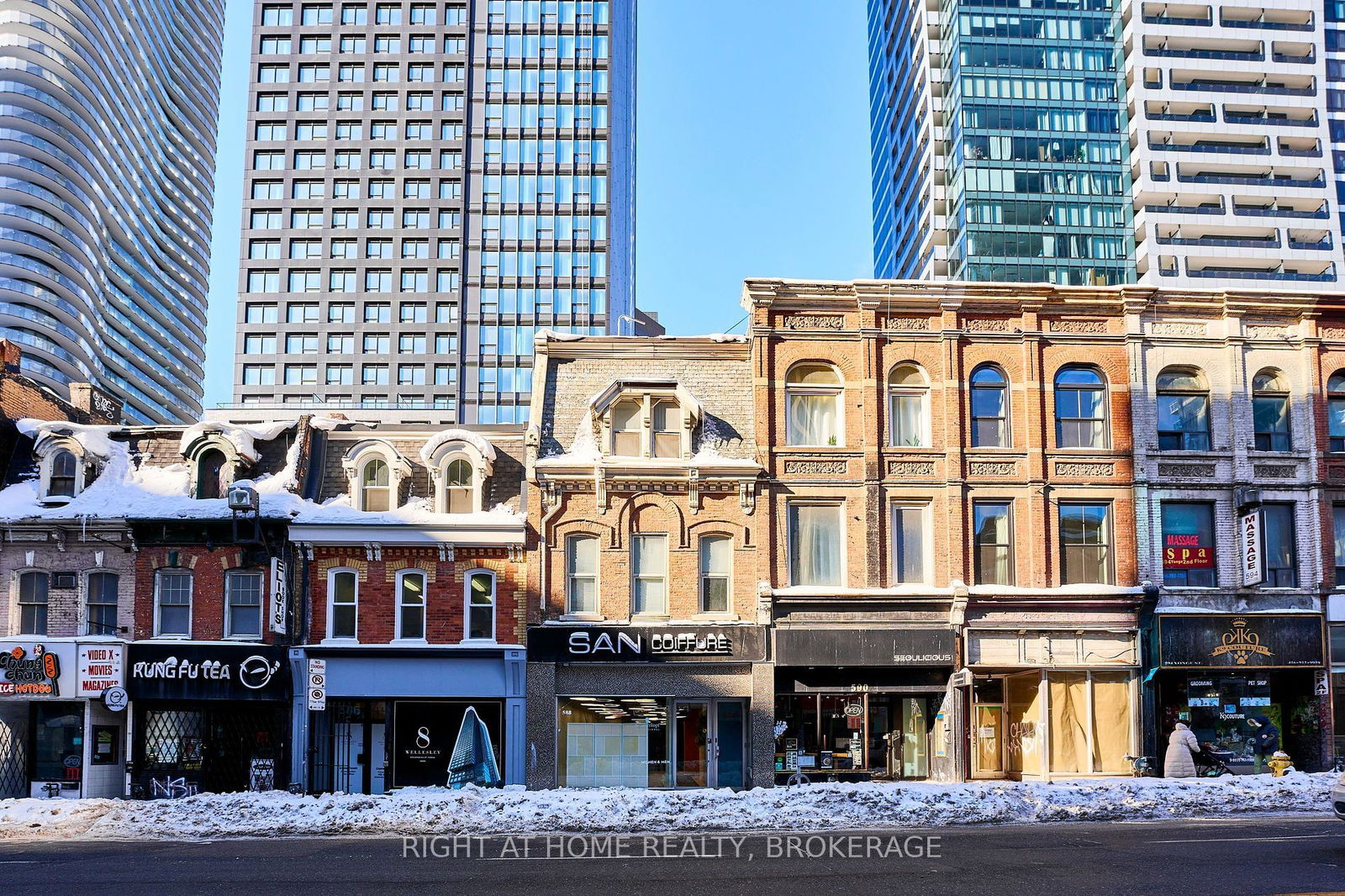 Commercial/Retail for lease at 588 Yonge Street, Toronto, Bay Street Corridor, M4Y 1Z3 - MLS: C11993115