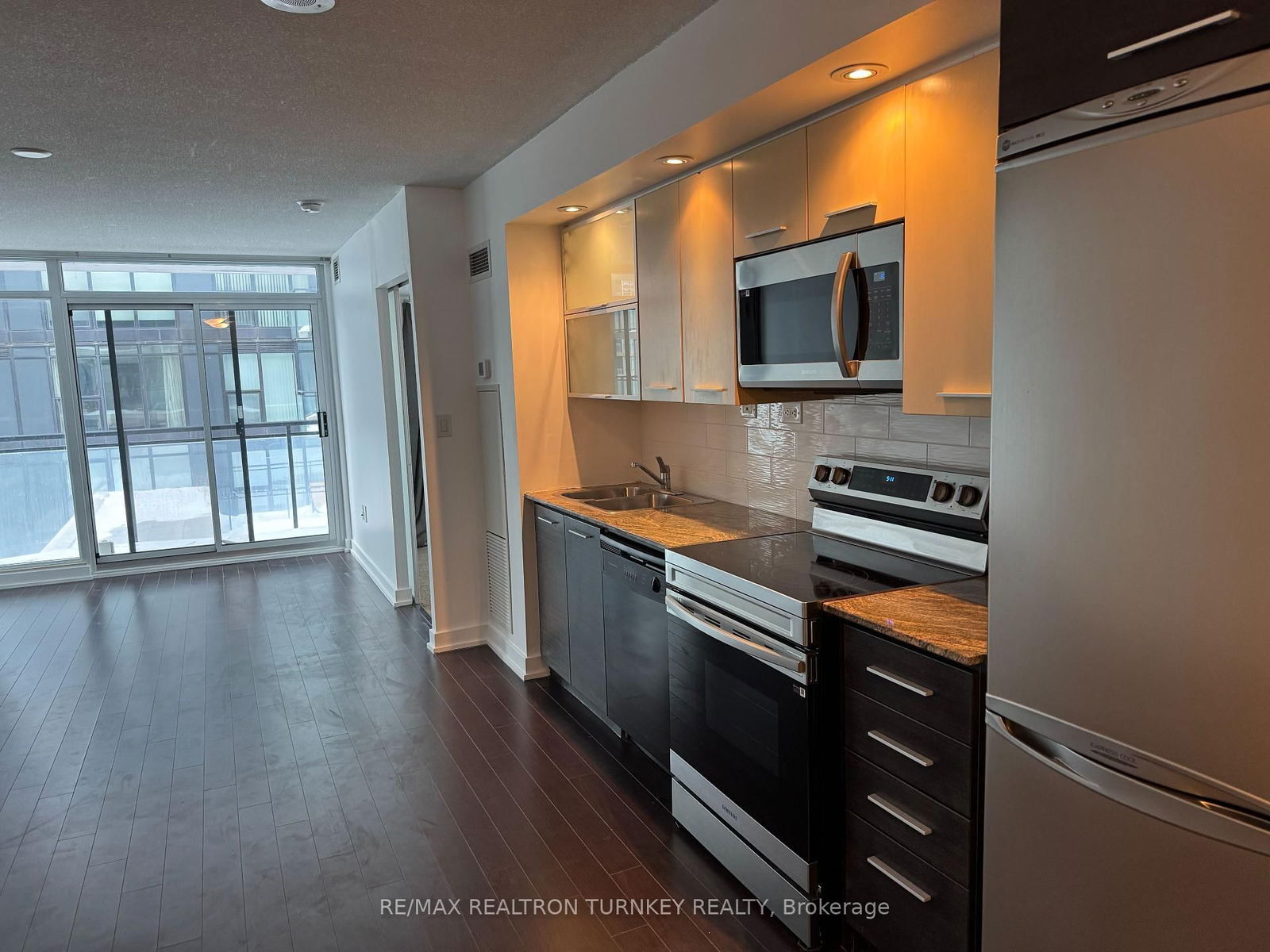 Condo for lease at 622-8 Telegram Mews, Toronto, Waterfront Communities C1, M5V 3Z5 - MLS: C11994151