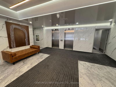 Unit 302 — 100 Canyon Ave, Toronto - Bathurst Manor image-0-2