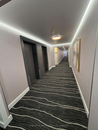 Unit 302 — 100 Canyon Ave, Toronto - Bathurst Manor image-0-3