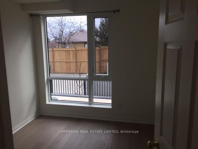 Townhouse for lease at 203-639 Lawrence Avenue, Toronto, Englemount-Lawrence, M6B 2X2 - MLS: C11994301