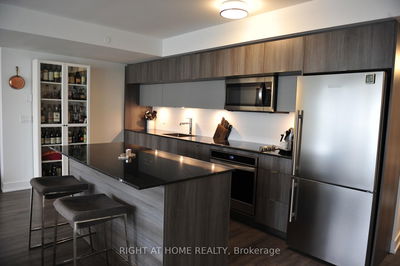 Unit 1502 — 575 Bloor St, Toronto - North St. James Town image-0-4