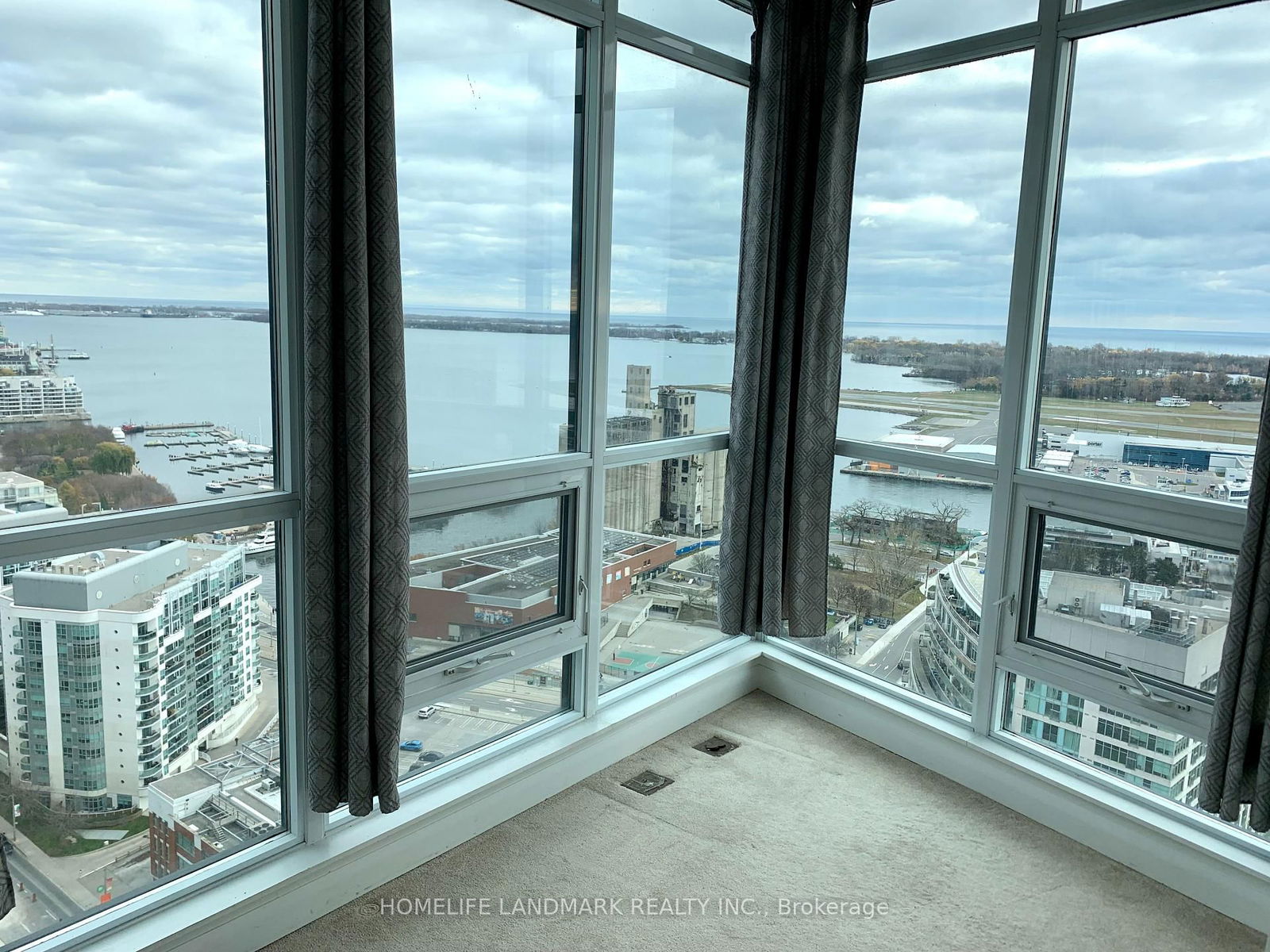 Condo for sale at 3004-600 Fleet Street, Toronto, Niagara, M5V 1B7 - MLS: C11994561