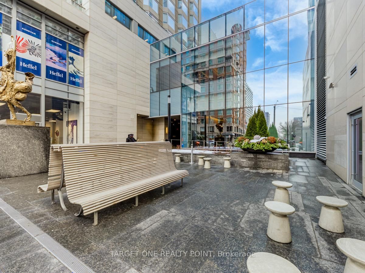 Condo for sale at 1617-155 Yorkville Avenue, Toronto, Annex, M5R 0B4 - MLS: C11994578