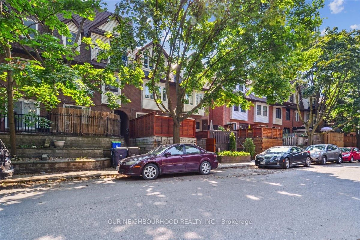 Townhouse for sale at 69 Longboat Avenue, Toronto, Waterfront Communities C8, M5A 4C9 - MLS: C11994867