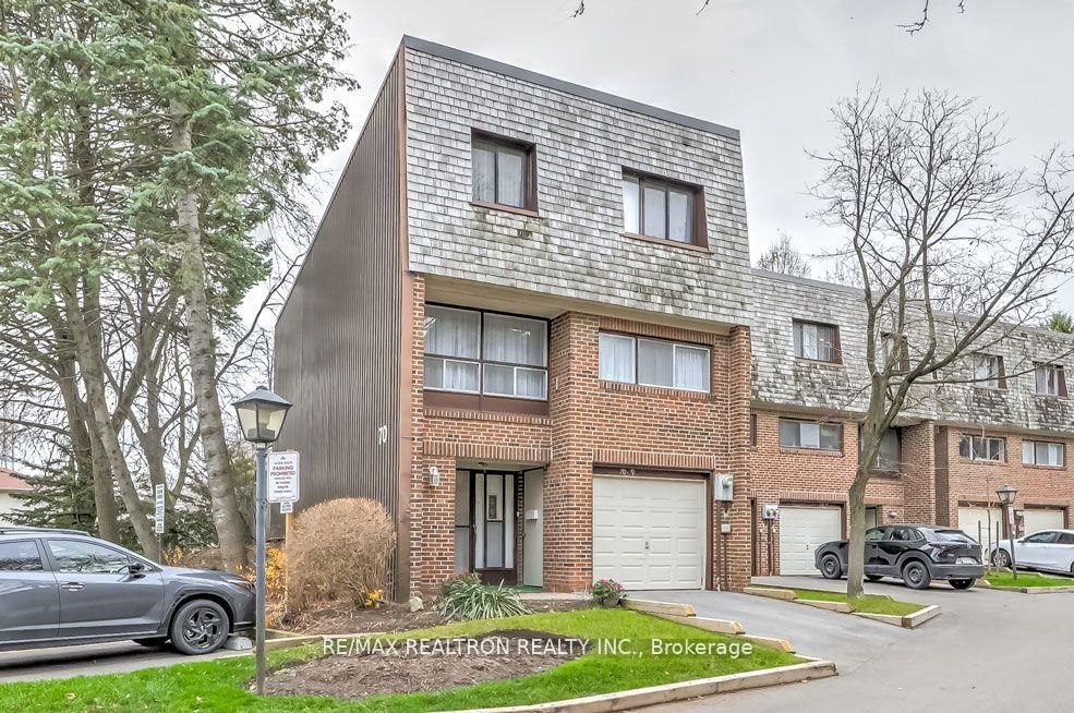 Building at 70 Castlebury Crescent, Toronto, Bayview Woods-Steeles