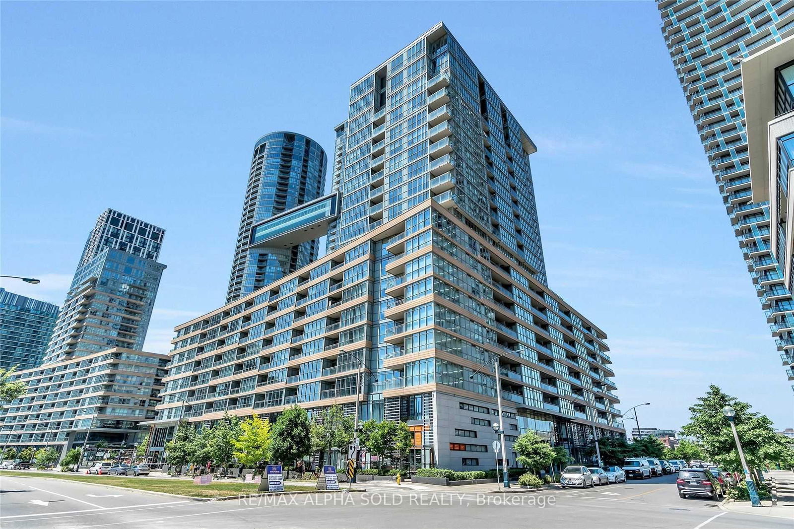 Condo for lease at 728-10 Capreol Court, Toronto, Waterfront Communities C1, M5V 4B3 - MLS: C11995218