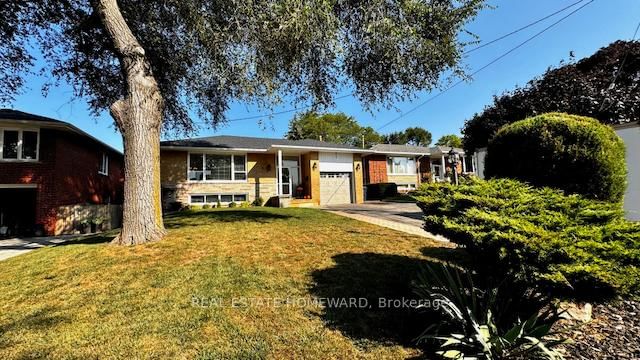 Detached House for sale at 12 Kenewen Court, Toronto, Victoria Village, M4A 1R8 - MLS: C11995681