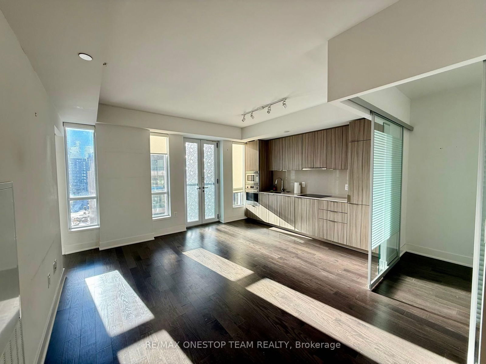 Condo for lease at 610-955 Bay Street, Toronto, Bay Street Corridor, M5S 0C6 - MLS: C11995684