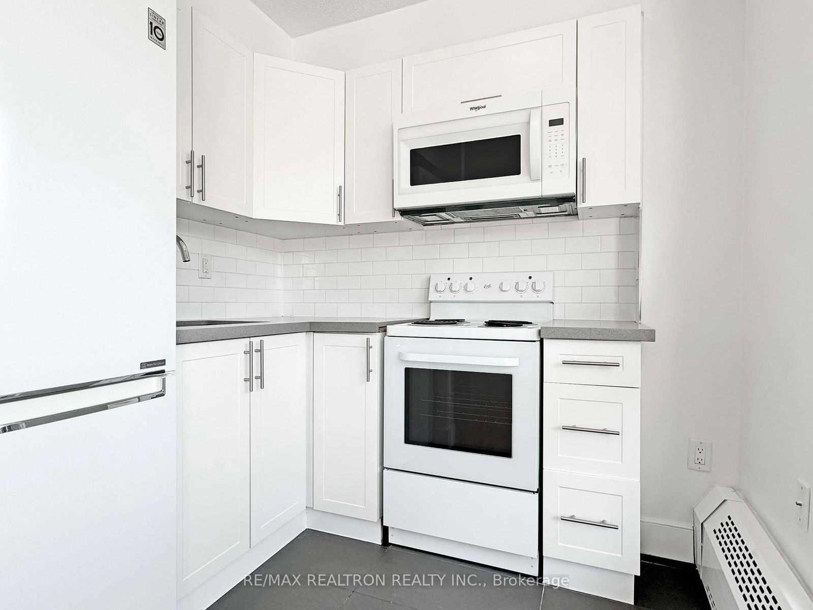 Condo for lease at 202-666 Spadina Avenue, Toronto, University, M5S 2H8 - MLS: C11995857