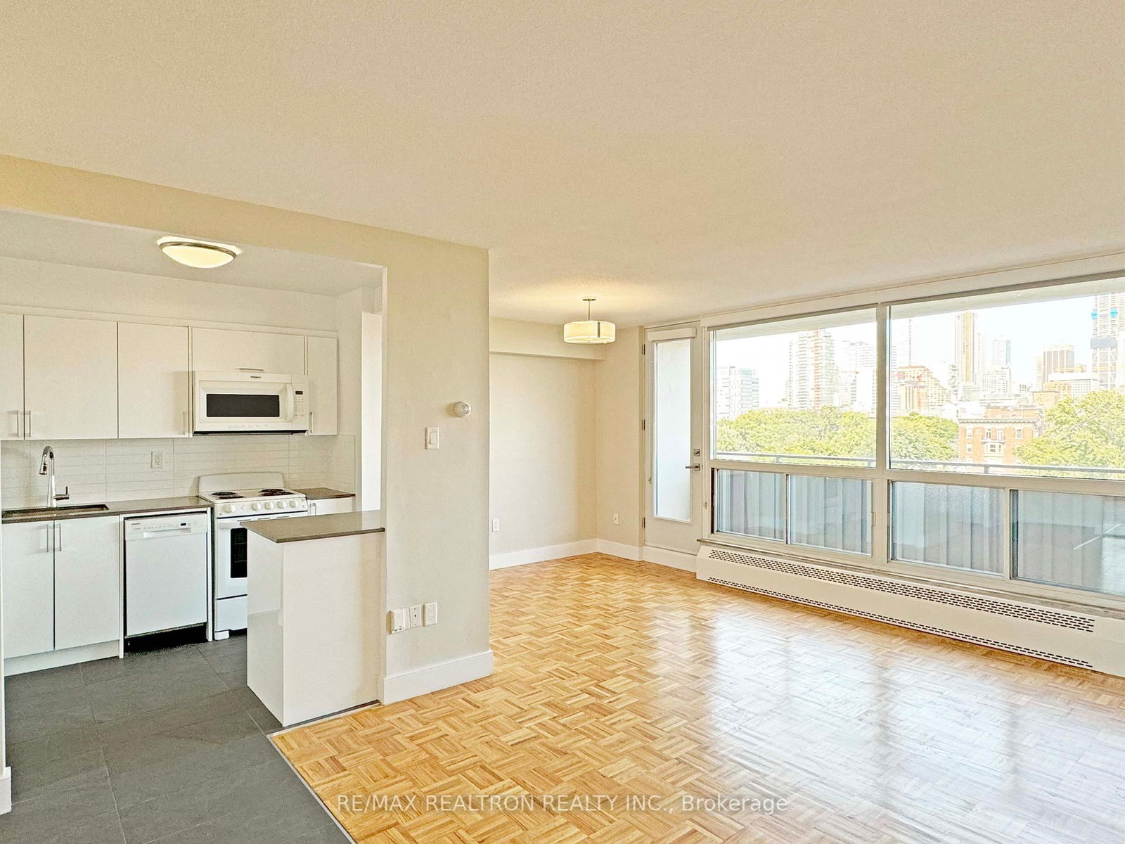 Condo for lease at 808-666 Spadina Avenue, Toronto, University, M5S 2H8 - MLS: C11995858