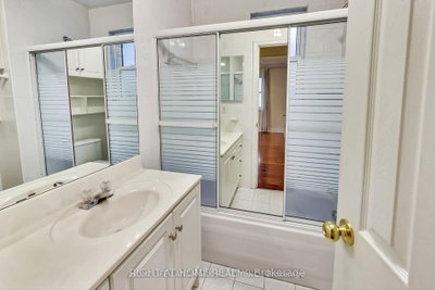 95 Poyntz Avenue — photo 6