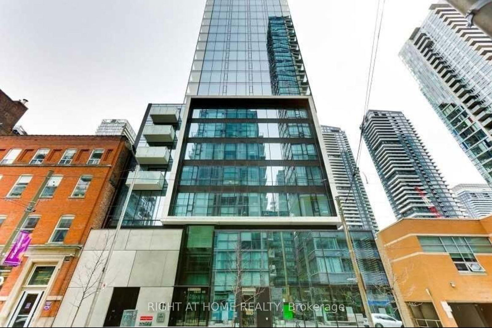 Condo for lease at 2402-11 Charlotte Street, Toronto, Waterfront Communities C1, M5V 2H5 - MLS: C11996119