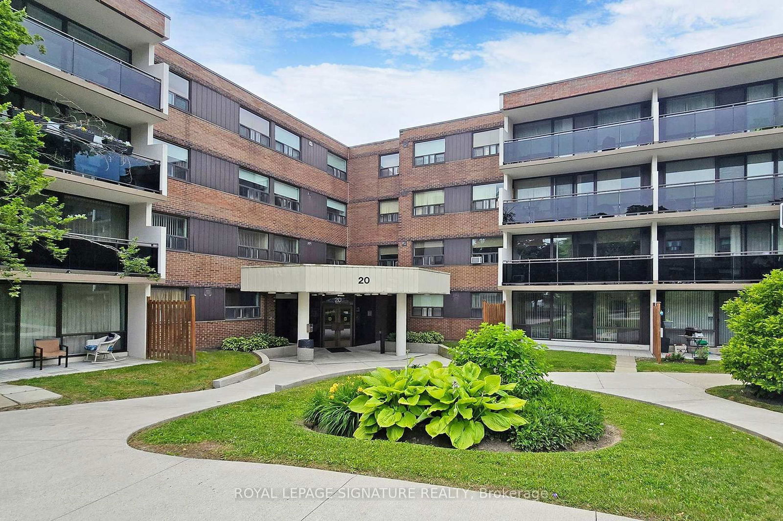 Condo for sale at 209-20 Sunrise Avenue, Toronto, Victoria Village, M4A 2R2 - MLS: C11996262