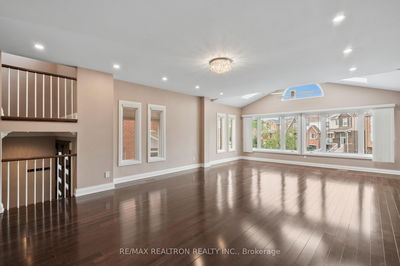 31 Carnival Crt, Toronto - Westminster-Branson image-0-4