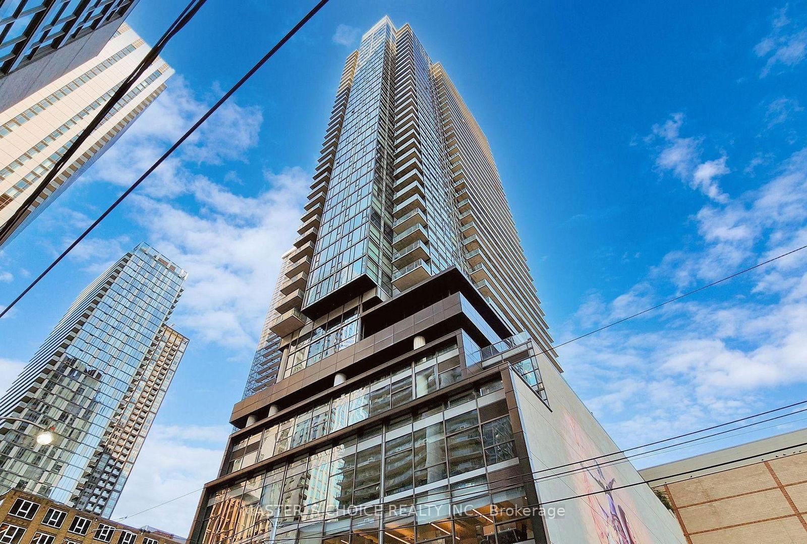 Condo for lease at 4102-290 Adelaide Street, Toronto, Waterfront Communities C1, M5V 1P6 - MLS: C11996360