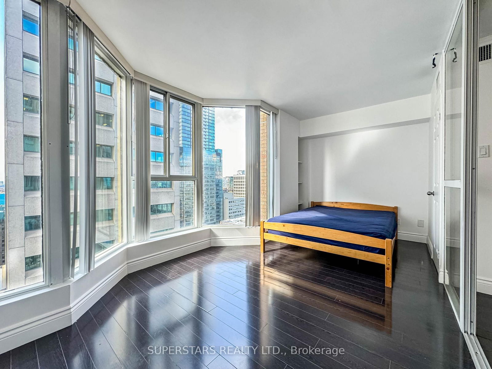 Condo for sale at 2104-55 Centre Avenue, Toronto, Bay Street Corridor, M5G 2H5 - MLS: C11996589