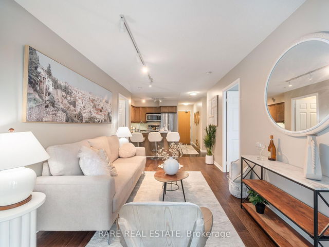 1111 - 736 Spadina Avenue