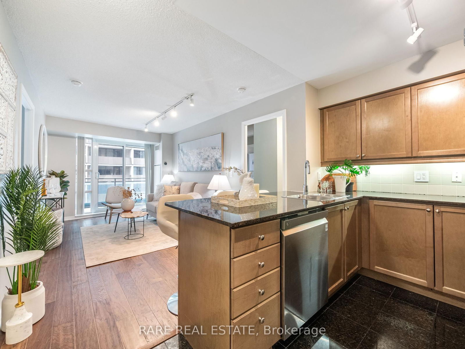 Condo for sale at 1111-736 Spadina Avenue, Toronto, University, M5S 2J6 - MLS: C11996651