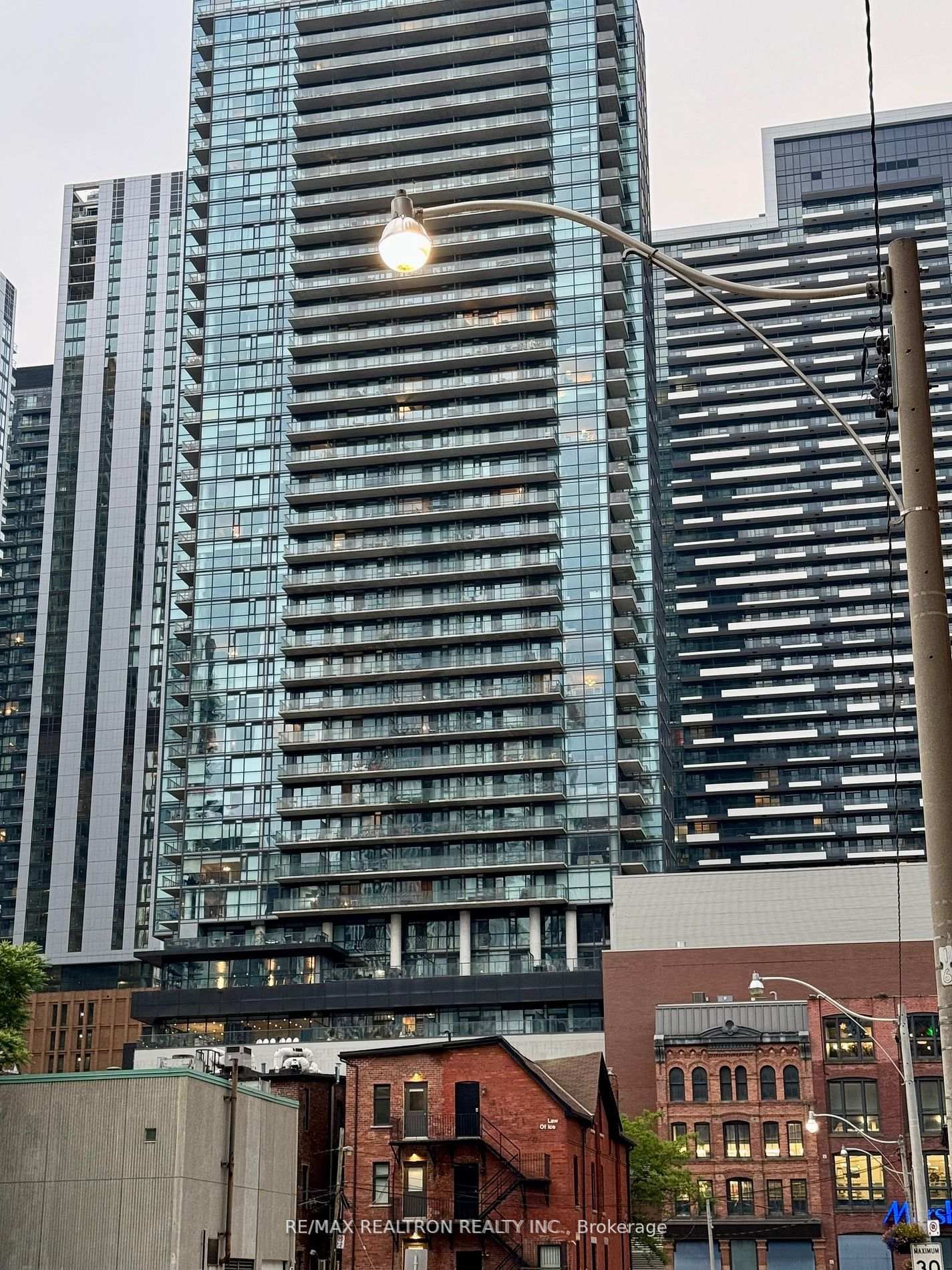 Condo for sale at 1607-290 Adelaide Street, Toronto, Waterfront Communities C1, M5V 0P3 - MLS: C11996888