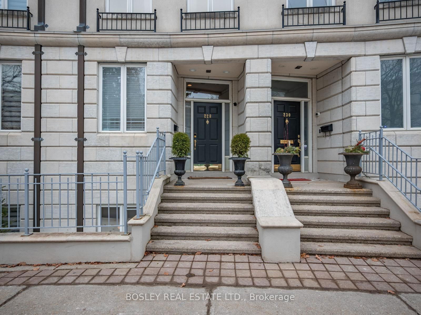 Townhouse for sale at 228 Walmer Road, Toronto, Casa Loma, M5R 3R7 - MLS: C11997016