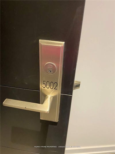 Unit 5002 — 488 University Ave, Toronto - Kensington-Chinatown image-0-1