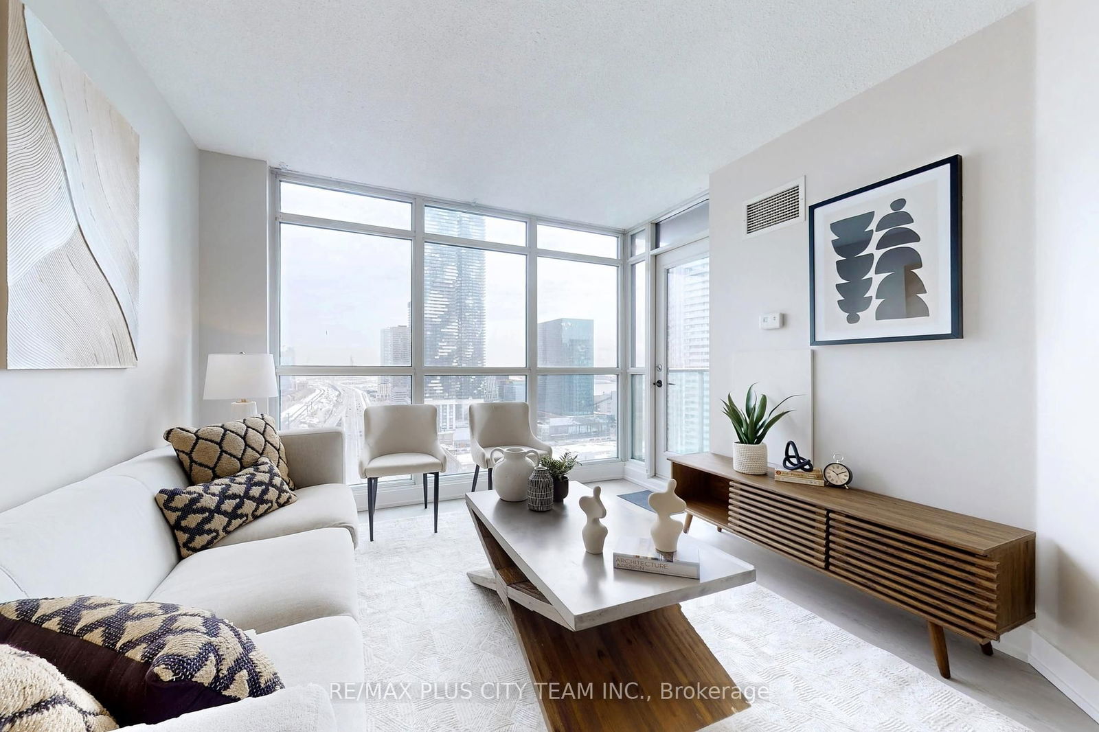 Condo for sale at 2507-18 Yonge Street, Toronto, Waterfront Communities C1, M5E 1Z8 - MLS: C11998225