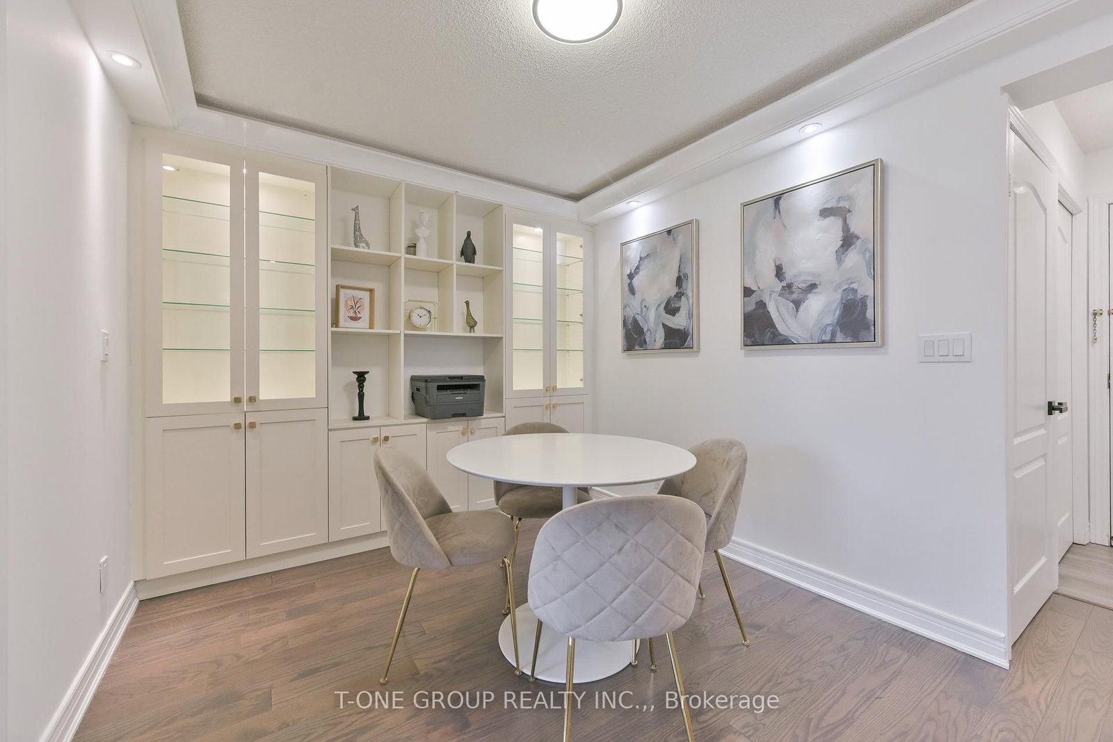 Listing Image 5