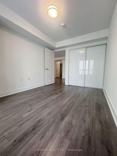 Unit 701 — 575 Bloor St, Toronto - North St. James Town image-0-4