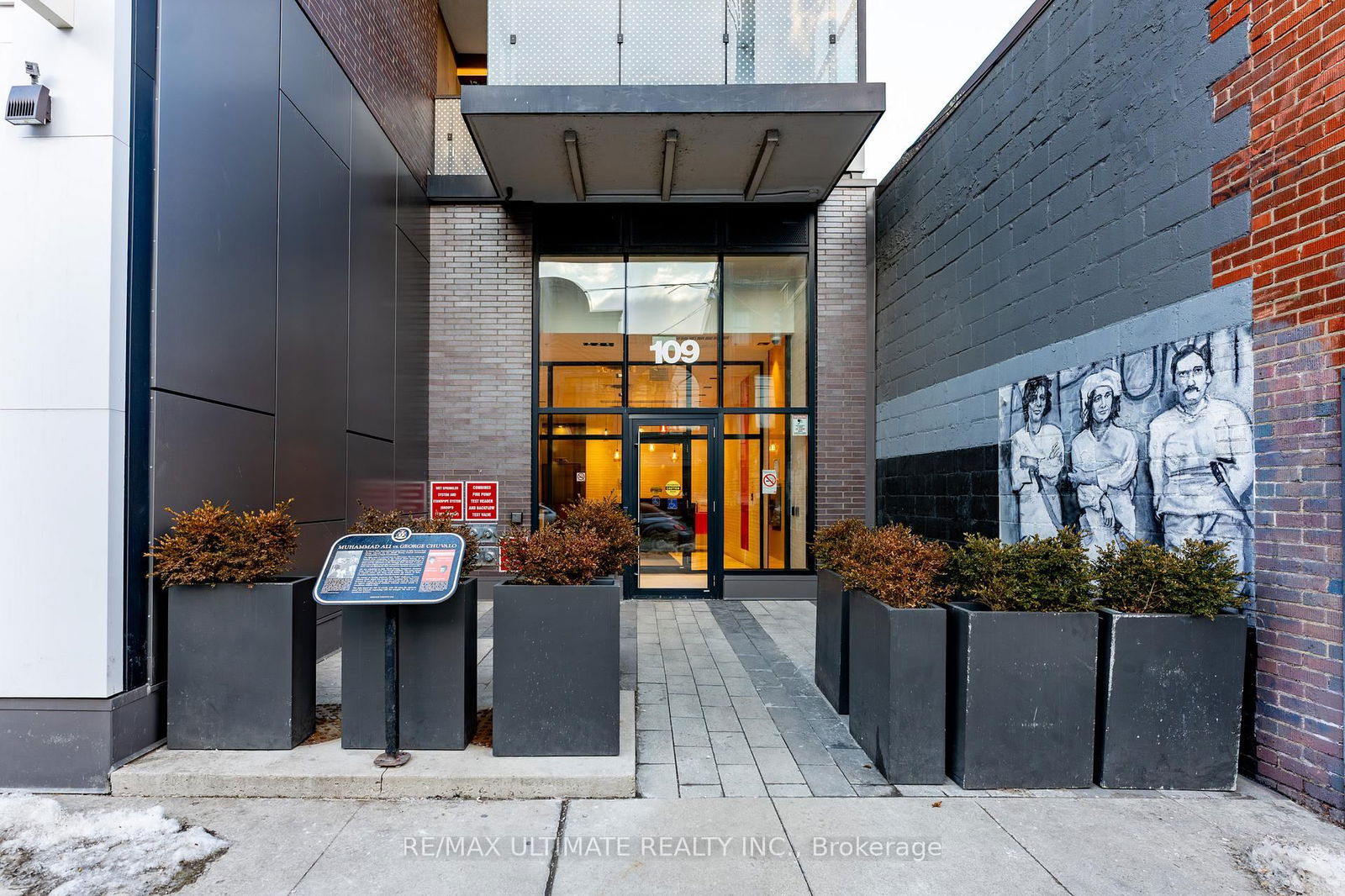 Condo for sale at 204-109 Ossington Avenue, Toronto, Trinity-Bellwoods, M6J 0G1 - MLS: C11998800