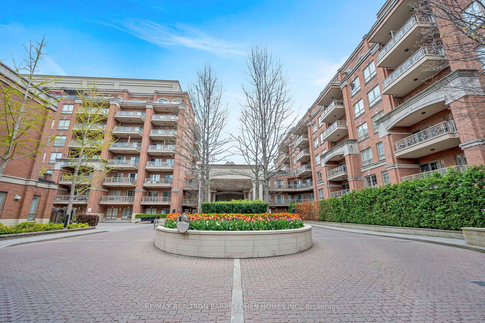 Condo for sale at 407-21 Burkebrook Place, Toronto, Bridle Path-Sunnybrook-York Mills, M4G 0A2 - MLS: C11998827