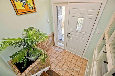 60 Hesketh Crt, Toronto - Victoria Village image-0-1