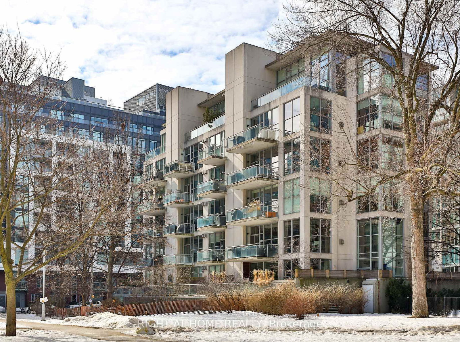 Condo for sale at 303-20 Niagara Street, Toronto, Waterfront Communities C1, M5V 3L8 - MLS: C11999217